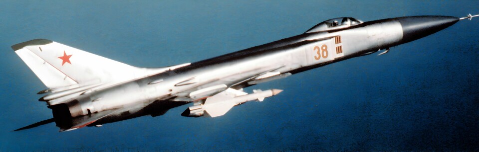 NÅDELØSE: To slike sovjetiske Sukhoi SU-15-jagere ble sendt for å avskjære KAL 902.