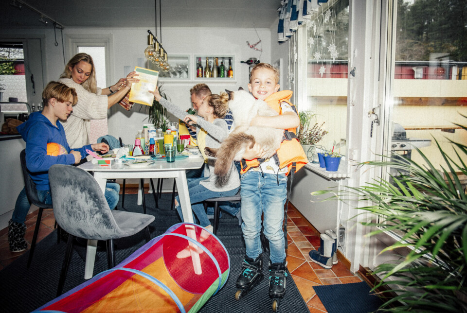 ØNSKER IKKE BESØK: Hvordan kan man gi beskjed om at man ikke har lyst til besøk av hele storfamilien hver sommer?