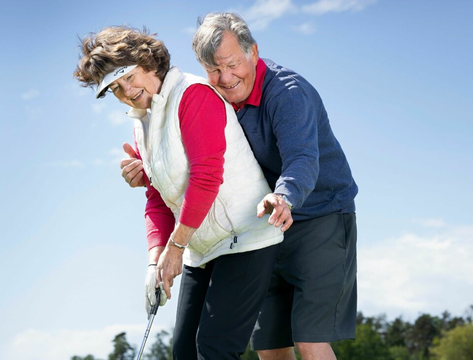 STØTTESPILLER: May-Lis hadde allerede spilt golf i noen år, før Anders ble hektet på sporten i 1999.