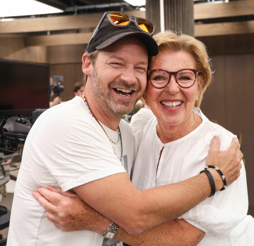 AVSKJED: Filantropen og TV-profilen Petter Nyquist kom for å gi Wenche en varm avskjed på hennes siste dag i «God morgen Norge».