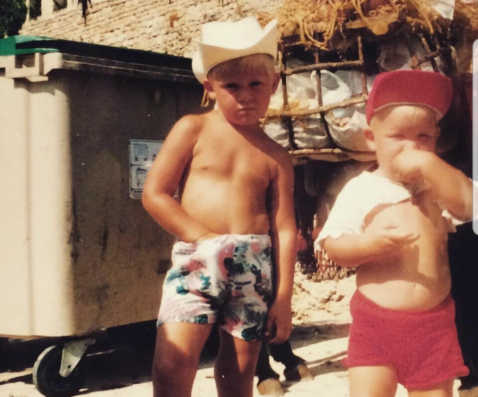 DEN GANG DA: Espen har alltid vært glad i å lage show. Her fra Gran Canaria i 1991.