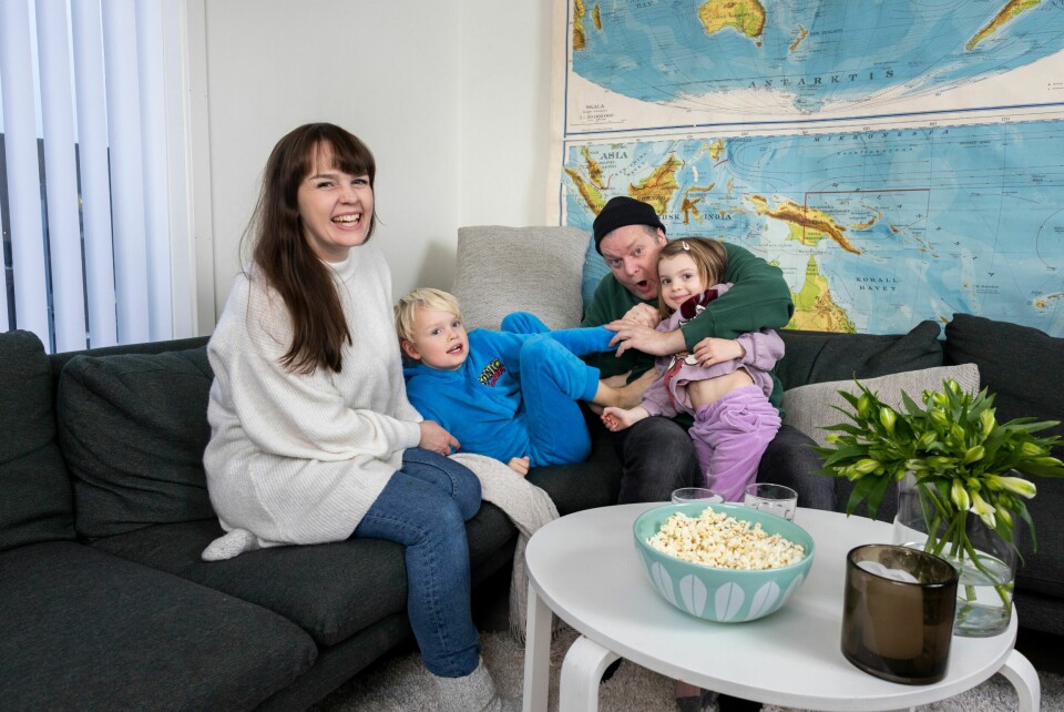 TV-KOS: De siste årene har vi sett Espen, Caroline og barna Edvin og Amy i TV 2-serien «Sofa».