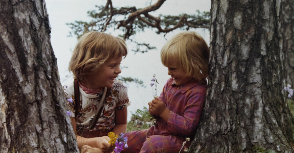 TURGLAD: Steenstrup er innfødt Oslo-jente og familien var flinke til å benytte hovedstadens herligheter. Her er Henriette (t.h.) og søsteren Kathinka på tur på Bygdøy.