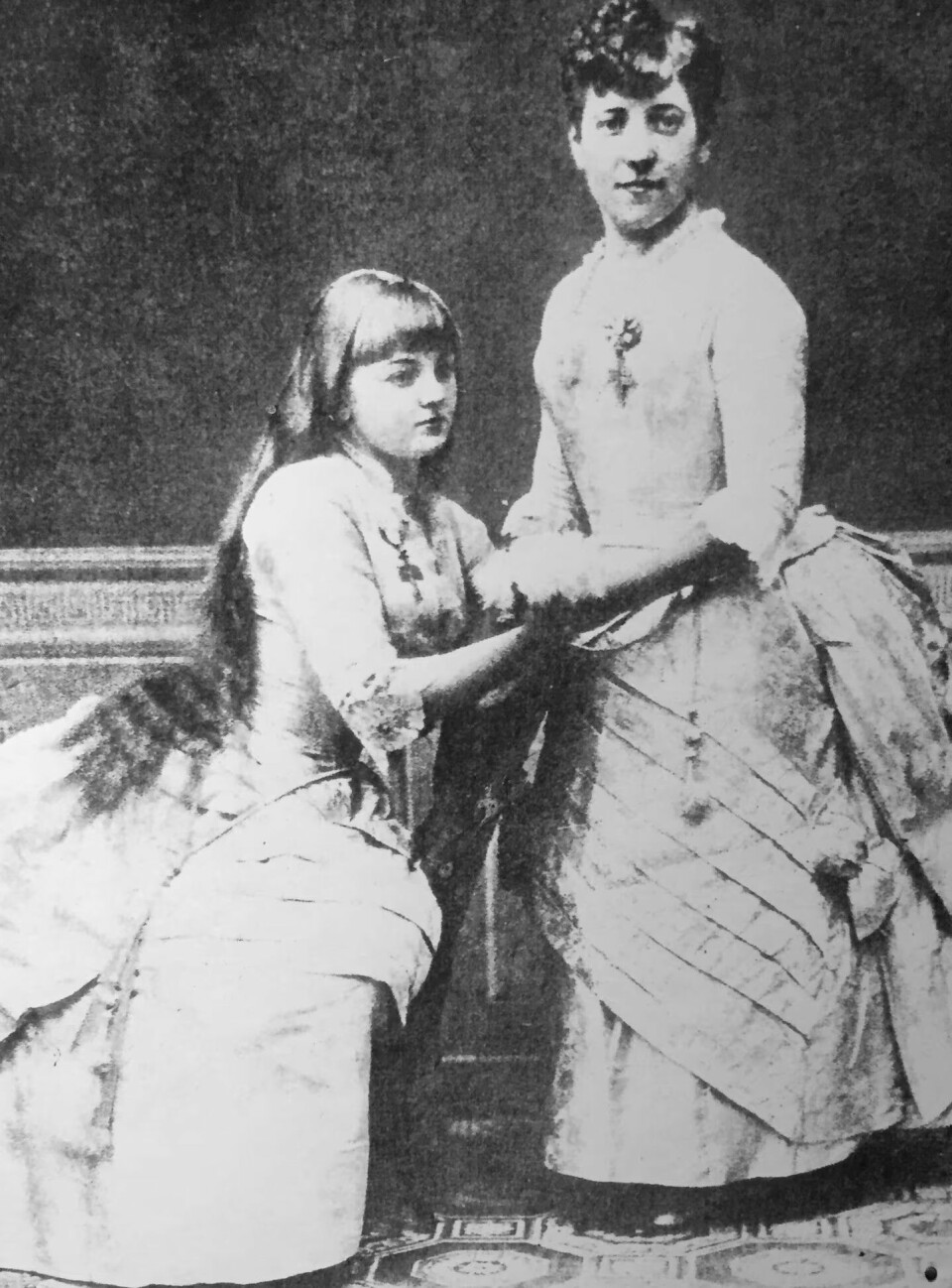 NORSKE ANER: Elviras mor, Elonora Olsen (t.h.), var også sirkusartist. Hennes foreldre kom fra Norge. Elonora var kjæreste med en dansk akrobat og fødte Elvira mens de var på sirkusturné i Tyskland.