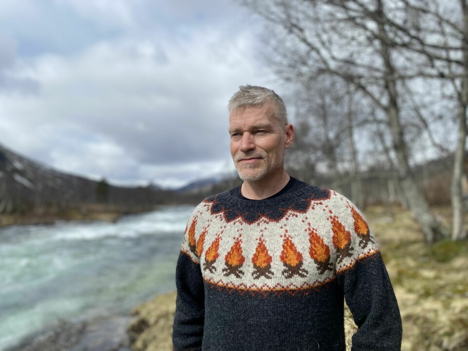 NATUREN GIR TRYGGHET: Are Lerstein har funnet veien tilbake til livet gjennom naturen. Nesten 30 år med tung rus og kriminalitet har han lagt bak seg. Nå er han en trygg bauta for andre som vil få et godt liv igjen. Bålgenseren har han på så ofte som mulig.