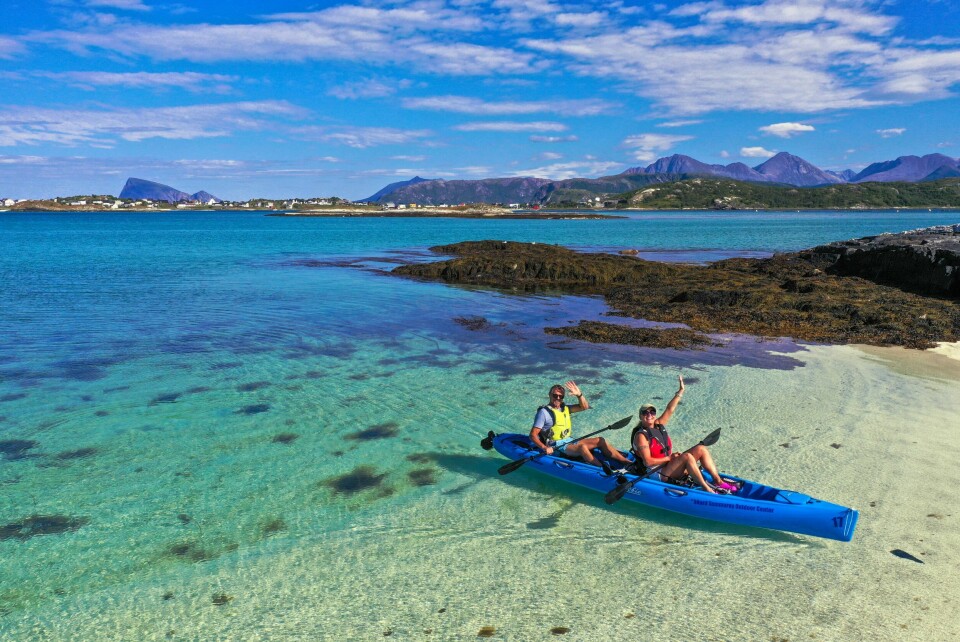 SOMMERPARADIS: Oppdag øyriket utenfor Sommarøy i en padlekajakk, det krever ikke våtkort.