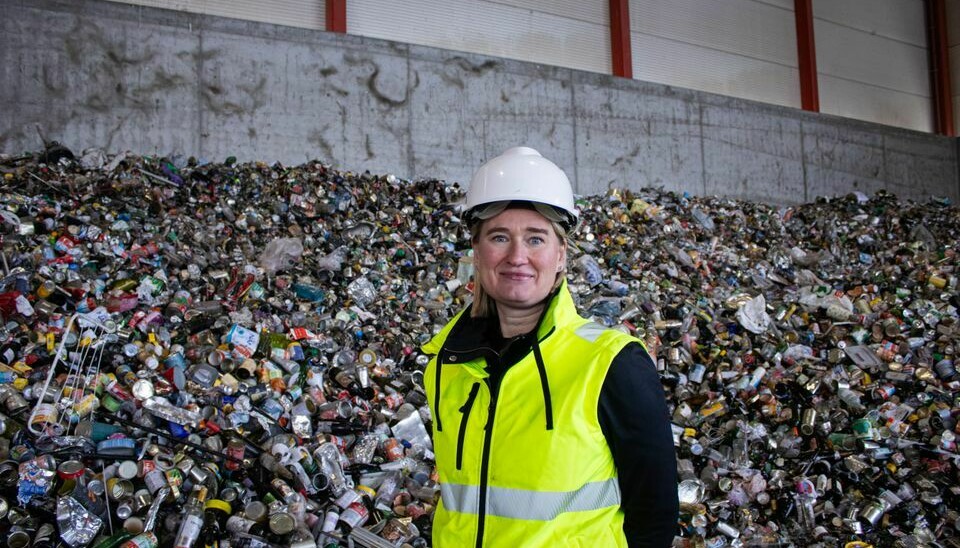 KOMMER MED OPPFORDRING: Ylva Eline Erbach i Norsk Metallgjenvinning understreker at nordmenn er flinke til å kildesortere, men trekker frem ett problem de gjerne opplever på denne tiden av året.