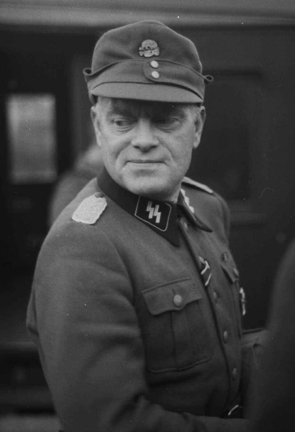 TATT VED NESEN: Politiminister og NS-topp Jonas Lie aksepterte at Henrik Olsen, hans privatsjåfør, ikke var NS-medlem og sjekket ikke nærmere hva Cadillacen han hadde til disposisjon ble bruk til nattetid.