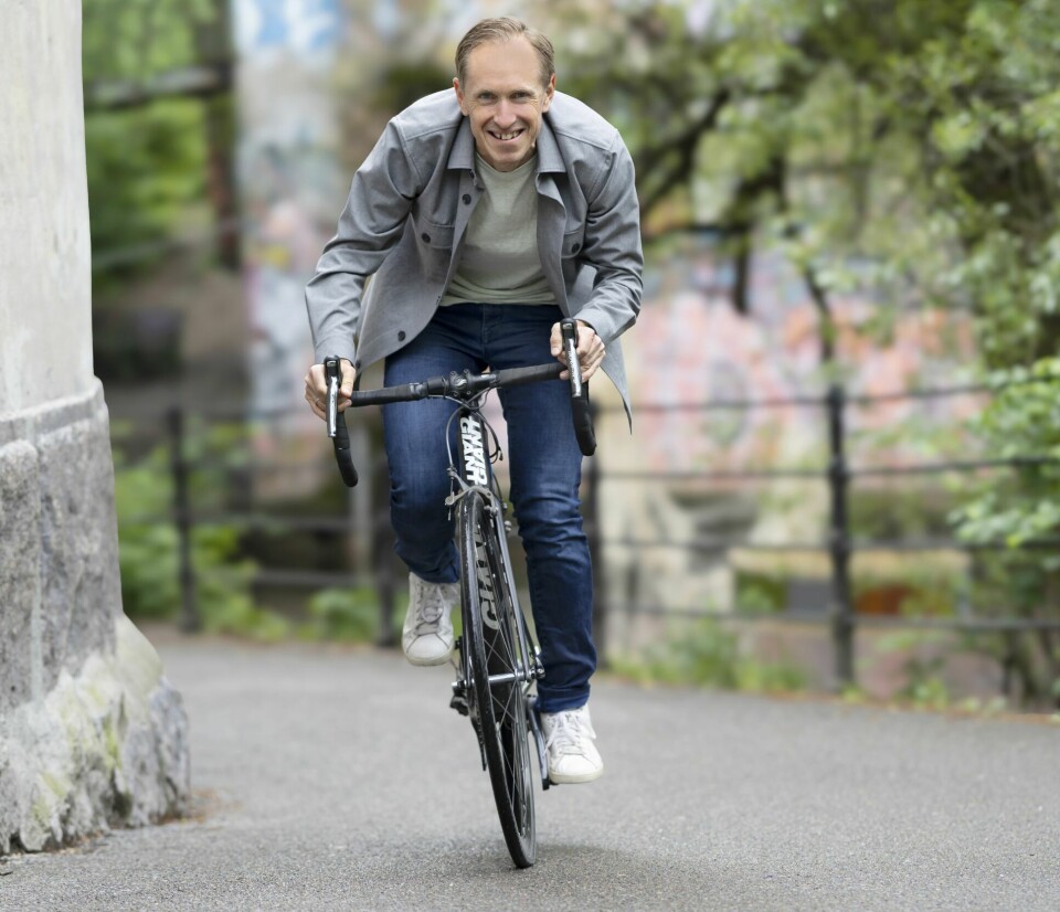 MOSJON: TV-profilen deltok selv i tre ukers-løyper da han var proff, og vet hvor utmattende det er. I dag brukes sykkelen som trim og transportmiddel.