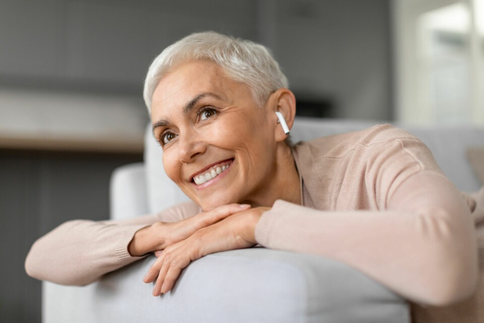 ÅRSAK: Bruker du ofte ørepropper eller høreapparat kan det gjøre at ørevoksen ikke renner ut på naturlig vis, men hoper seg opp inne i øret.