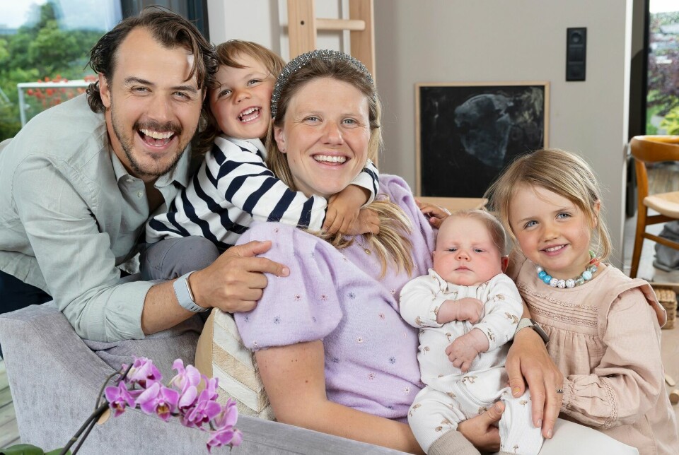 FAMILIEN KOMPLETT: – Det har vært lettere å gå fra to til tre enn én til to, for nå har de to eldste hverandre. De er så gode venner og elsker lille Winter, stråler Tiril.