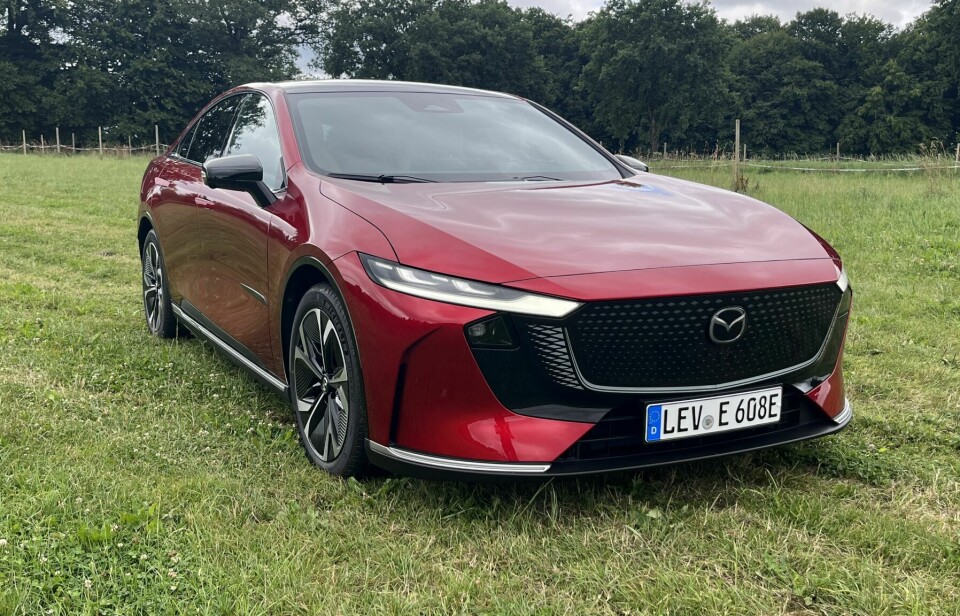 LUKSURIØS: Mazda6e ser ut som og oppleves som en luksusbil.