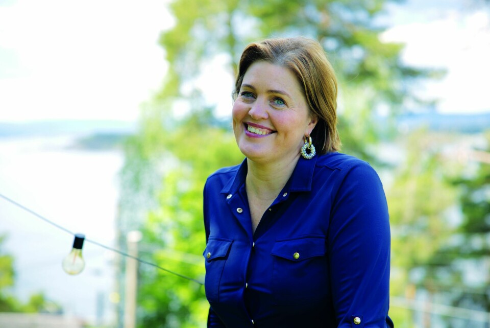 KOMMENTAR: Dora Thorhallsdottir er komiker og relasjonsterapeut – og dessuten ei makeløs modig dame som brenner for at alle skal kjenne at vi er gode nok som vi er.