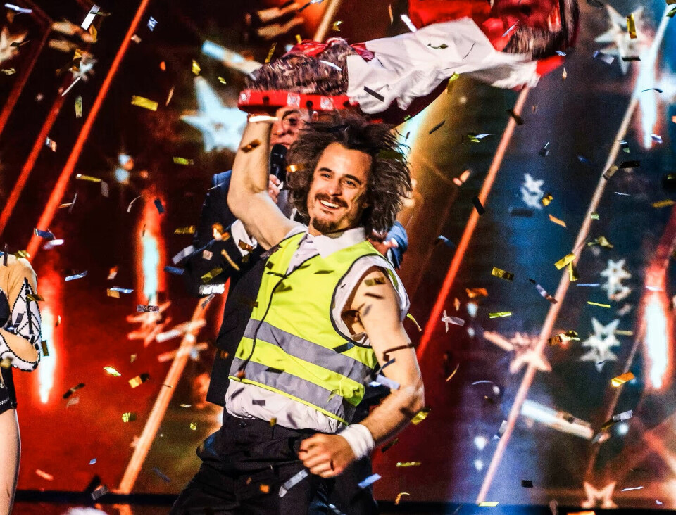DANKET UT ALLE: Viggo vant «Britain′s Got Talent» i London 4. juni 2023. Gule vester til låten «One More Time» slo an!