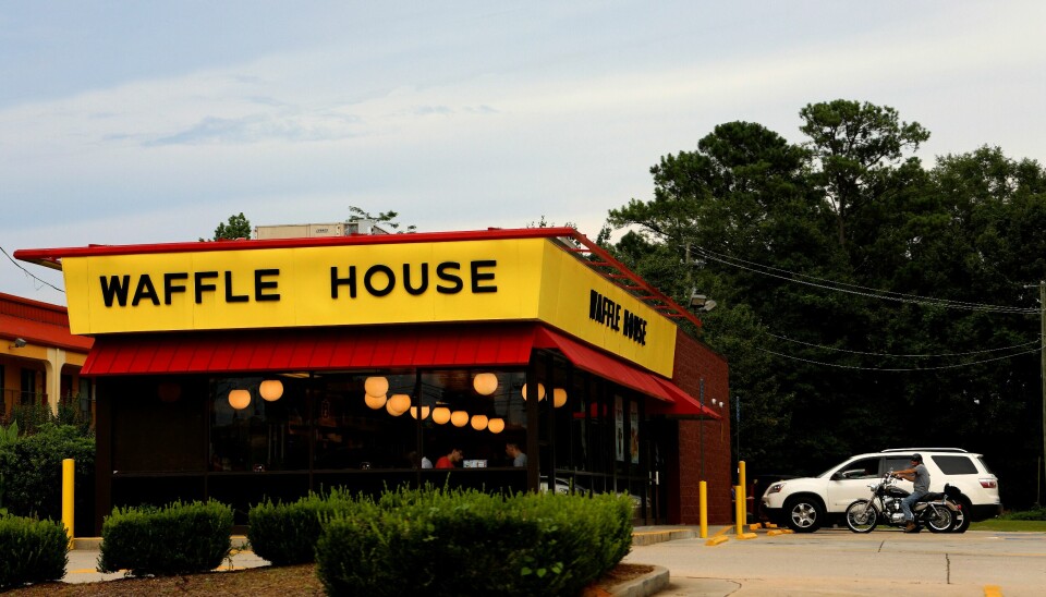 IDYLLEN BRUTT: En restaurant i kjeden Waffel House i Alabama, skulle bli åsted for en livsendrende gevinst. Spesielt for en av medarbeiderne.