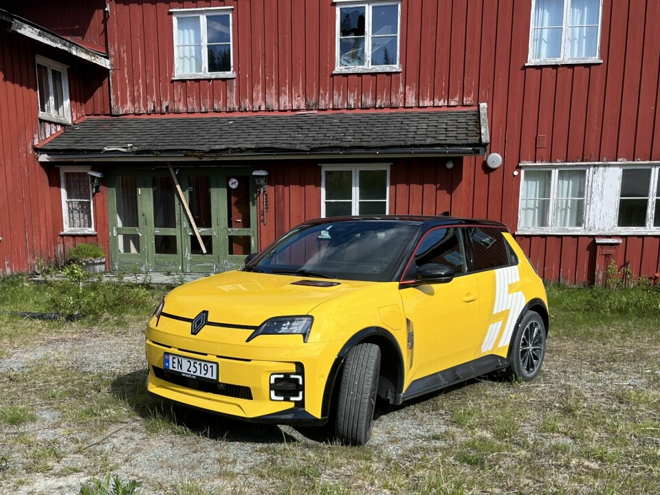 EN SLAGS LYKKEPILLE: Elektriske Renault 5 ruinerer verken økonomien eller humøret.