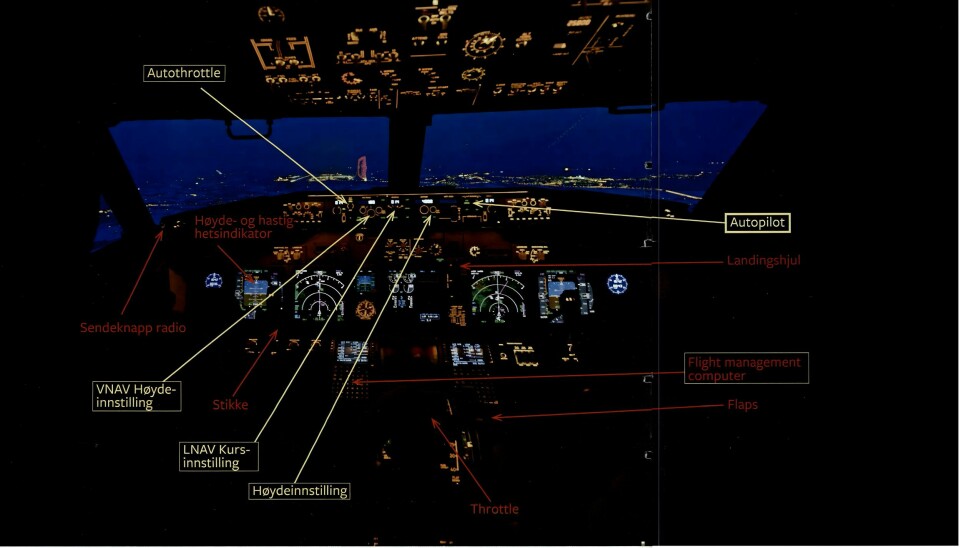 AUTOLANDING: Her er de viktigste instrumentene for å lande en B-737. Flykaptein Jan Tore Bjørge i venstresetet foretar en autolanding på Oslo Lufthavn.