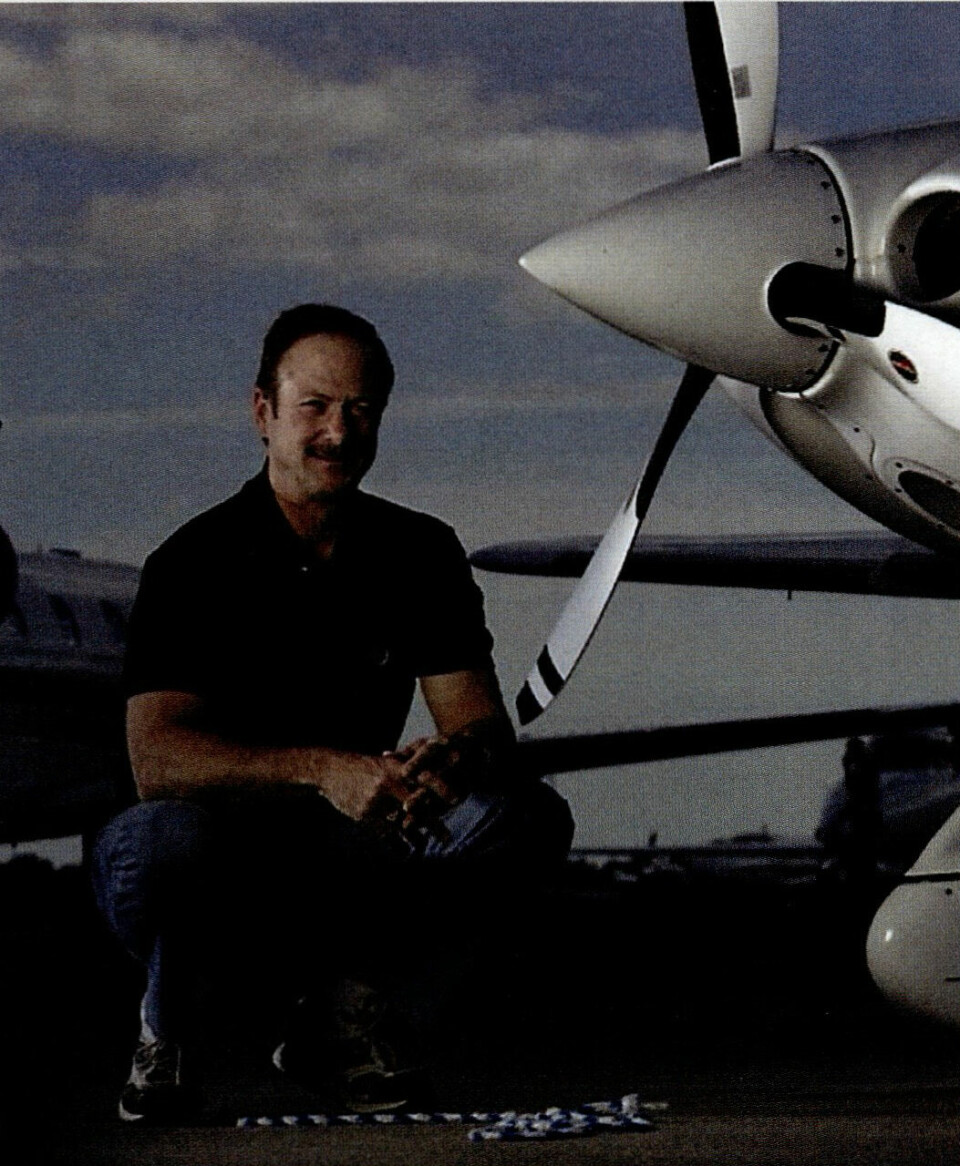 REDDET FAMILIEN: Doug White hadde aldri landet et komplekst turbopropfly tidligere da piloten plutselig fikk hjerteinfarkt.
