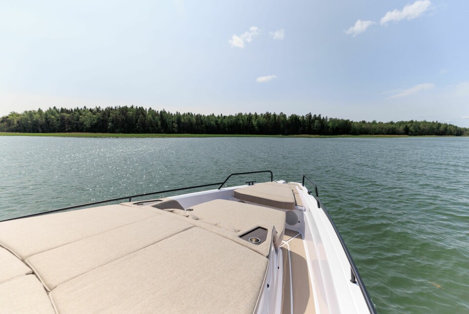 LANGT FORDEKK: Det utnyttes selvsagt til stor solplass.