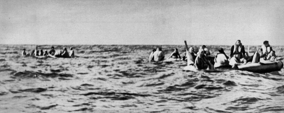 FORKOMNE: Da dagen grydde og sjøen la seg, begynte man å spekulere på hvor det ble av redningen. Mange var svært forkomne, men kun én mistet livet.