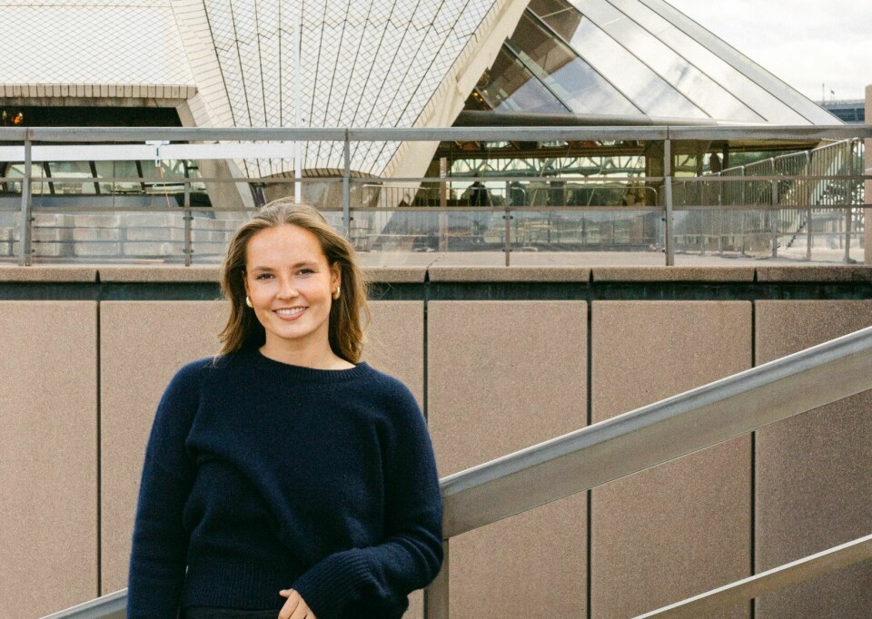 TURIST: Ingrid Alexandra har allerede rukket å utforske litt av Australias største og eldste by. Her med Operahuset i Sydney i bakgrunnen.