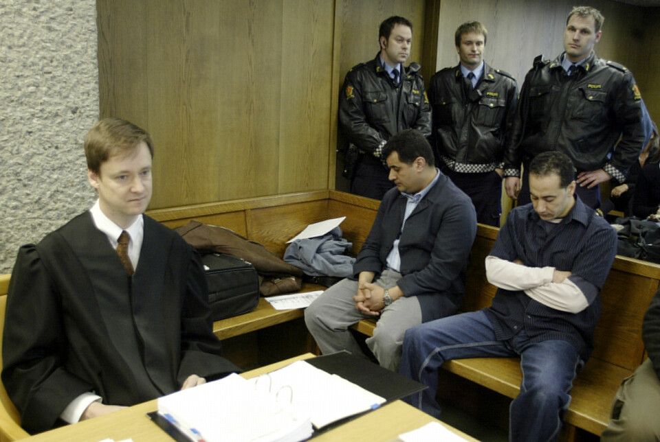 DØMT: Yusuf Imran Ishtan Imsheri (foran til høyre) ble dømt til fem års fengsel for grovt ran, mens Yusuf Imran Ishtaw Imsheri ble dømt til 18 års fengsel for drapet på frelsesarmésoldaten Annie Bergliot Olsvik.