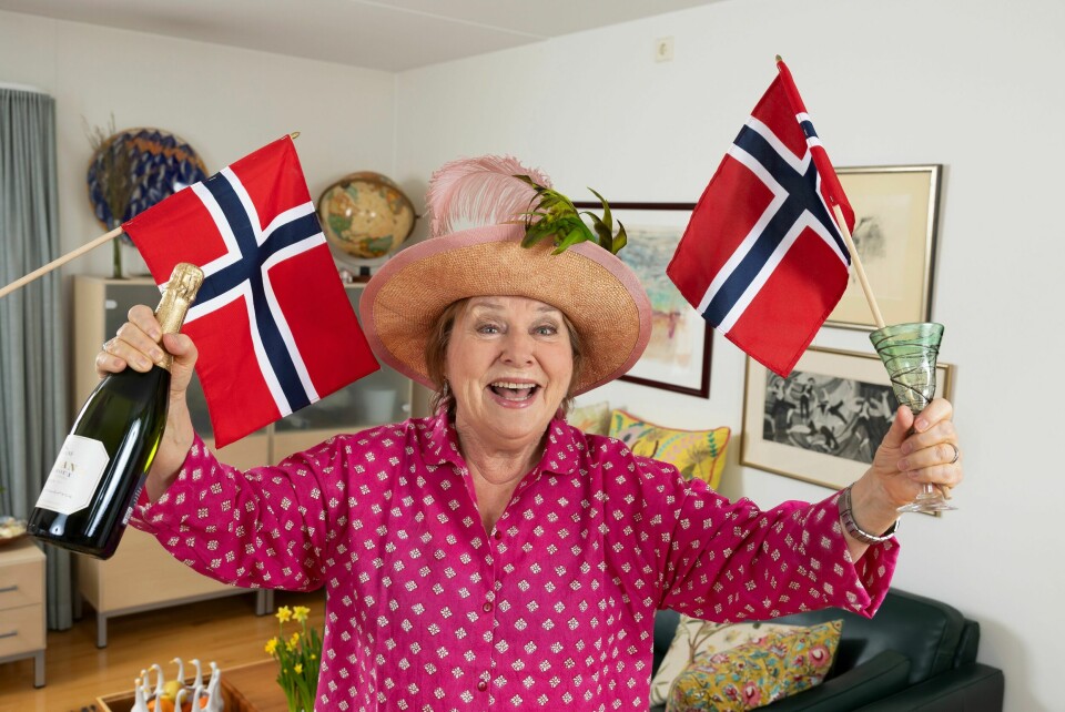 JUBILERER: Kari Svendsen er takknemlig for at hun fortsatt kan glede publikum med musikk. Her i «Tanta til Beate»-hatten som hun bruker på scenen når hun synger Lillebjørn Nilsens gamle klassiker.