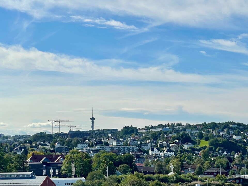 VÆRVINNER: Solen stekte over helgeklare trøndere fredag 29. august. Bildet viser Trondheim sett fra Lade.