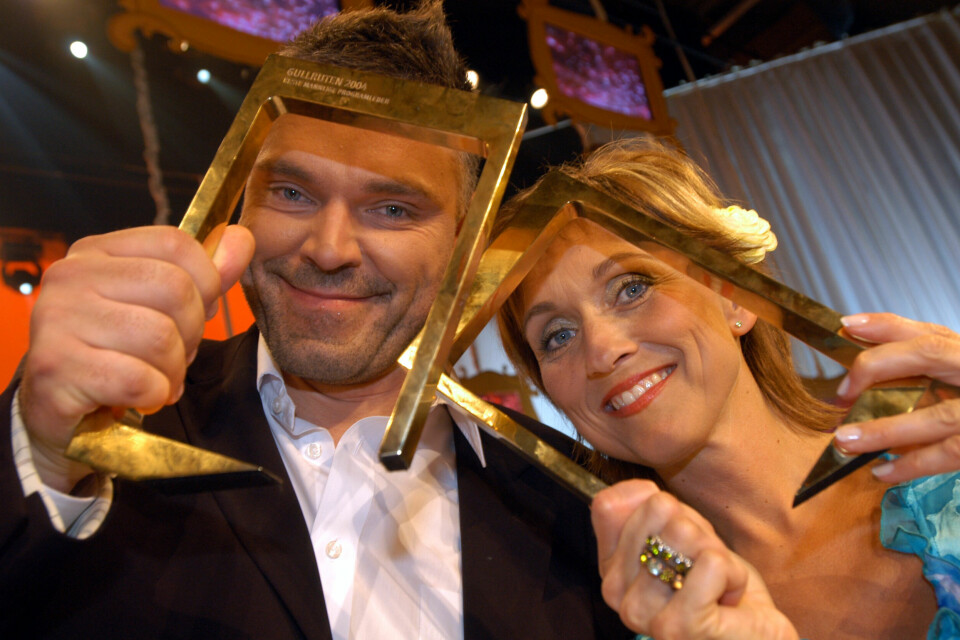 HEDER OG ÆRE: Programmet «Gylne tider» var Øyvinds «baby» i kanalen. I 2004 fikk han Gullruten som beste mannlige programleder for TV-serien. Her med Hilde Hummelvoll.