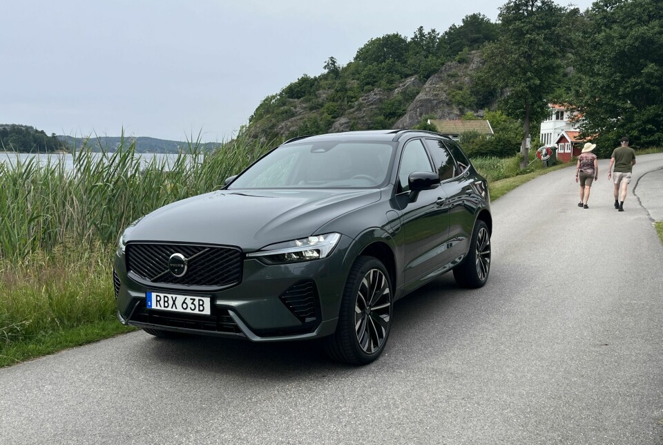 KOSTBAR: Fornyede og ladbare XC60 med en el-rekkevidde rundt 80 kilometer, er utvilsomt en bil svært mange nordmenn kunne tenkt seg, men de fleste blir nok skremt vekk av prislappen.