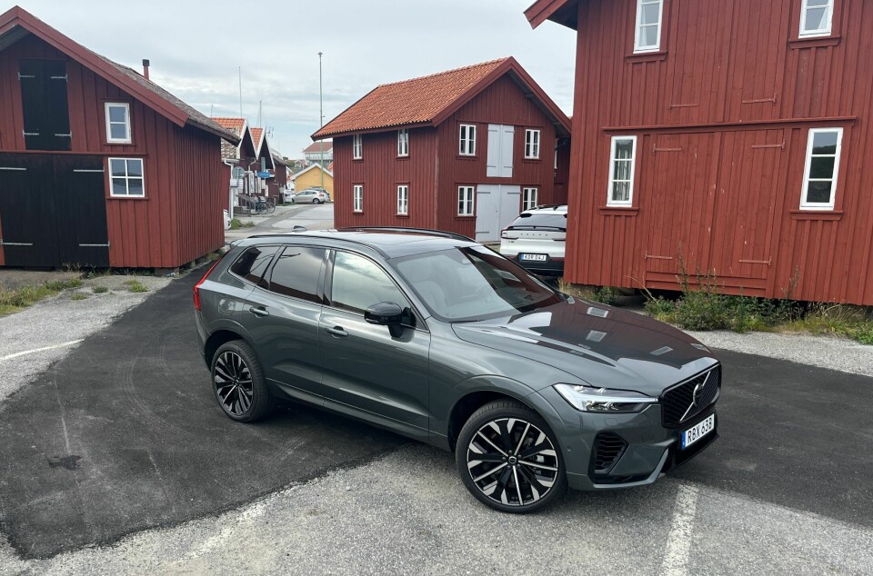 TO VERSJONER: XC60 fås fortsatt i to versjoner, T6 og T8, med henholdsvis 350 og 455 hestekrefter. Vi kjørte T8-versjonen.