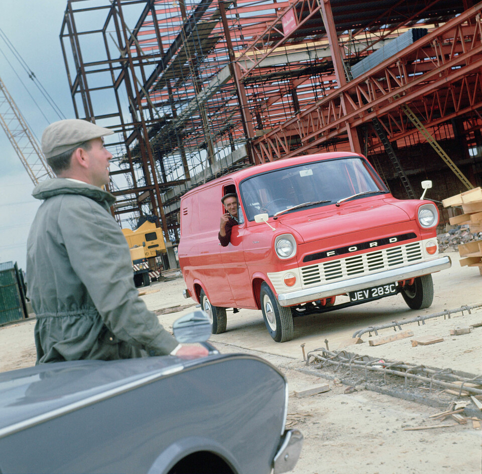 ET IKON ER FØDT: Ford Transit kom på markedet i 1965. I år feirer den 60-årsjubileum.