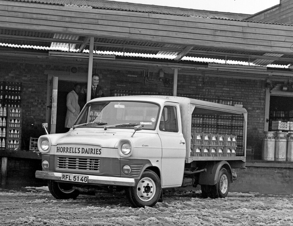 MELK PÅ VEI: Transit melkebil fra 1969.
