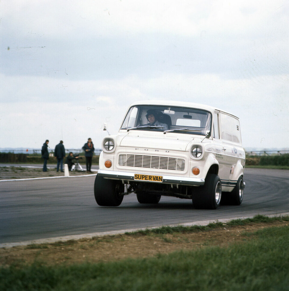 GT40: I 1971 ble denne unike doningen satt sammen: Transit-chassis på Ford GT4O. Med femliters V8 var den god for 240 km/t.