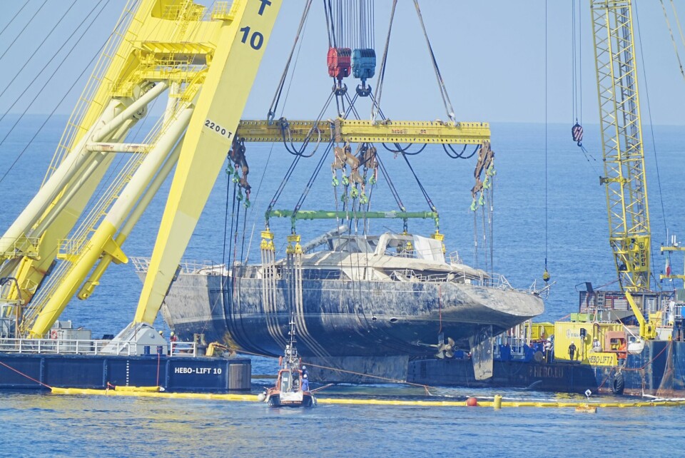 − KUNNE IKKE SYNKE: Superyachten «Bayesian» var bygget for å tåle orkaner, men sank på kort tid da uvær rammet utenfor Sicilia i fjor sommer. Fortsatt går spekulasjonene høyt om hva som var årsak til forliset.