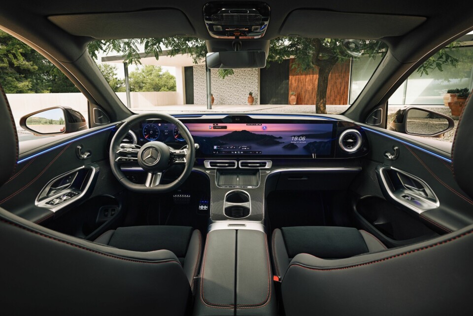 VEGANSK HONNØR: Ifølge Mercedes er Mercedes-Benz GLC verdens første bil med interiør sertifisert av britiske The Vegan Society. I tillegg til forskjellige former for kunststoff, kan den også fås med nappaskinn.
