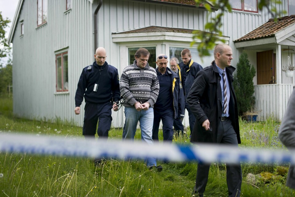 VOLDSDØMT: Jacek Tabor, her under befaring på åstedet, er dømt flere ganger for vold og ran i Polen, og ble funnet skyldig i drapet på Inger Antby.