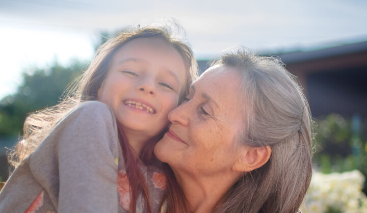 Tar besteforeldre i forsvar: – Ingen tegn til at de er på en «egotripp»