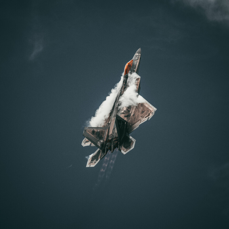 ERSTATTES: F-22 Raptor (bildet) skal erstattes av et sjette generasjons kampfly som kan fungere sammen med ubemannede fly.