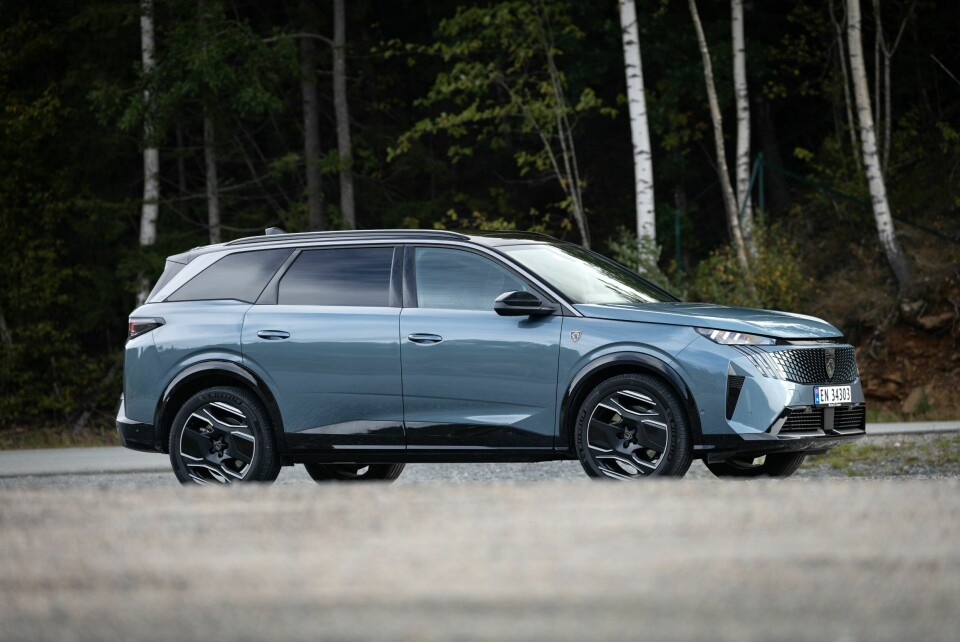 VELLYKKET: Peugeot balanserer bra mellom et rommelig karosseri, og fine linjer etter SUV-standard.