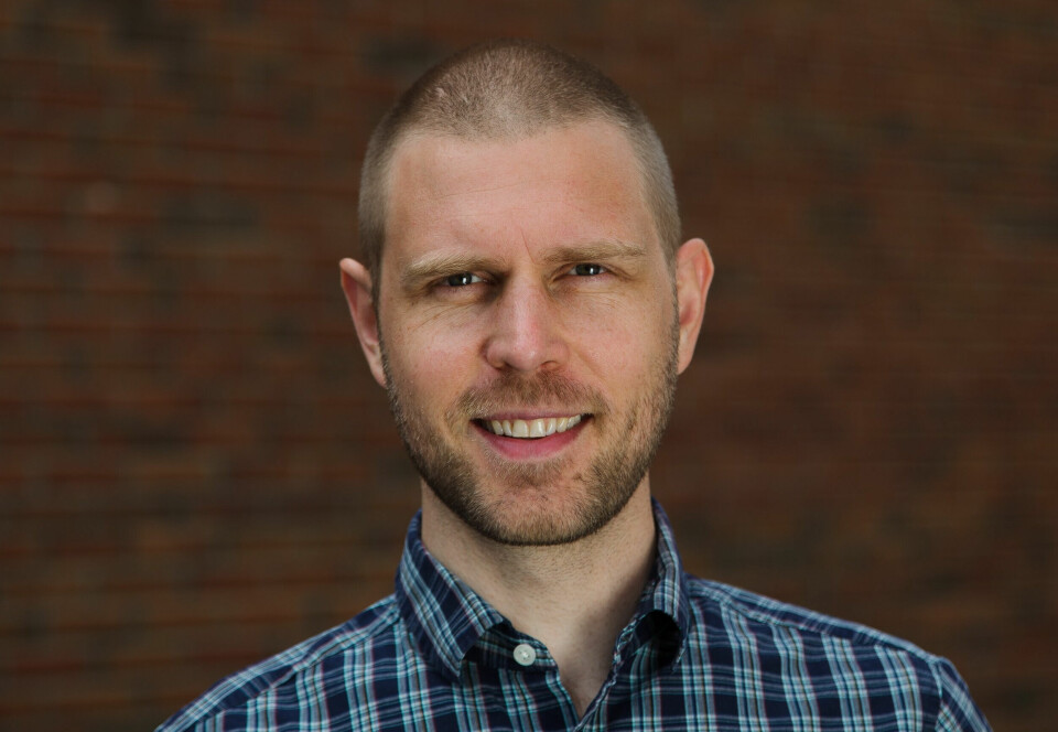 JAN-OLE HESSELBERG: Norsk psykologspesialist, til daglig programsjef i Stiftelsen Dam. Han har vært fagansvarlig for TV-programmene «Folkeopplysningen» og «Typisk deg» og lager podkastene «Ha det bra» og «Psykologlunsj».