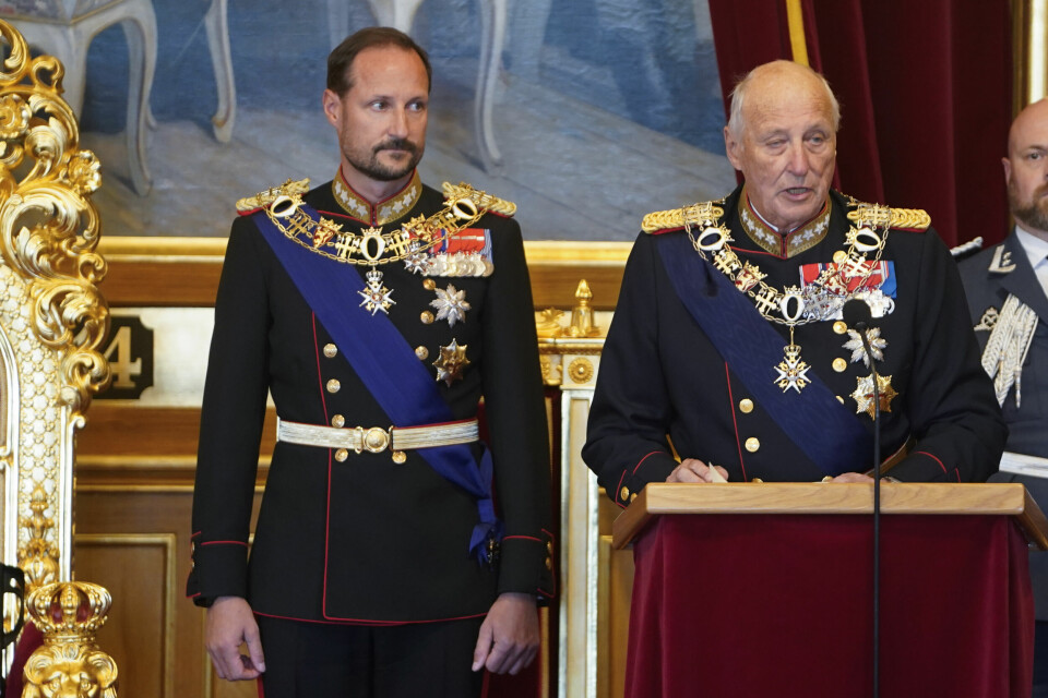 STØTTE I STOR-TINGET: Kronprins Haakon og kong Harald kan trøste seg med at de fremdeles har bred støtte hos de folkevalgte.