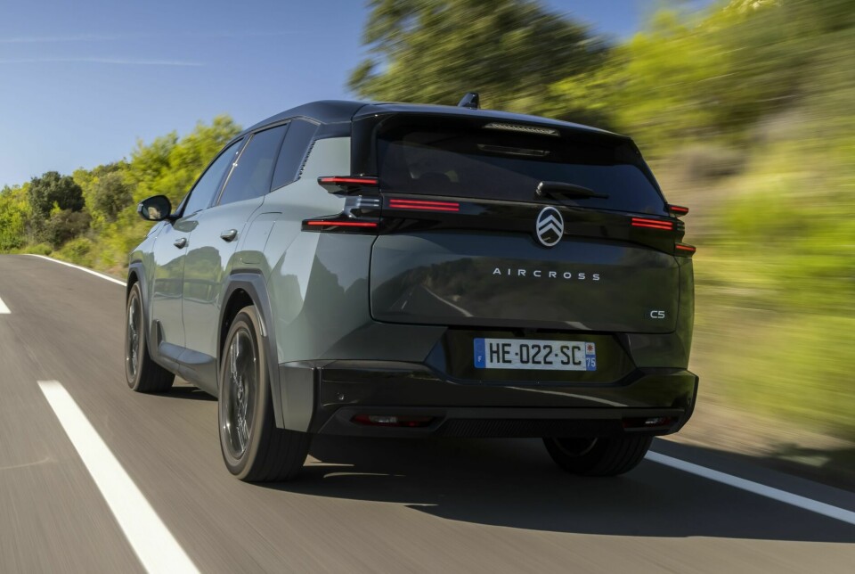 SÆRPREG: Citroën ble i 2021 en del av giganten Stellantis, noe som innebærer at Citroën-modellene bygges på samme plattform som blant annet Opel-er, Jeep-er og Peugeot-er, og at det plukkes deler fra de samme hyllene. Likevel har Citroën lykkes med å holde på et særpreg.