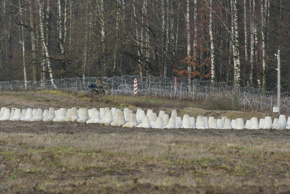 FORSTERKET: Polske soldater har forsterket grensesperringene mot russiske Kaliningrad. Betydelige forsterket grense markerer skillet mellom to en gang ganske vel forlikte naboer.