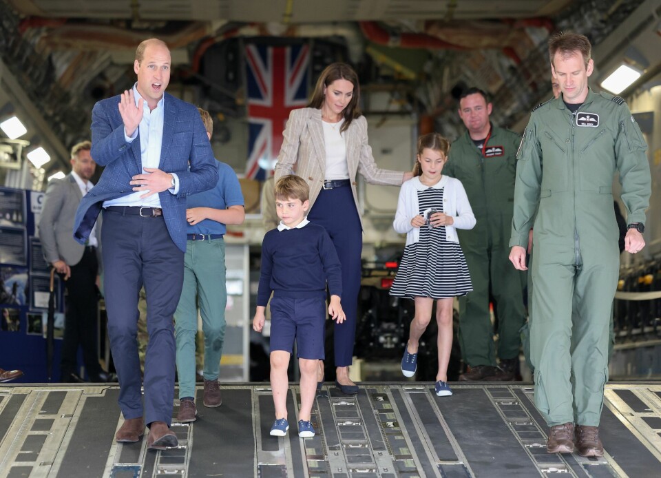 STOR DAG: I 2023 fikk lille Louis være med da resten av familien fikk komme om bord og titte i et C17-fly da de besøkte Air Tattoo på RAF Fairford.