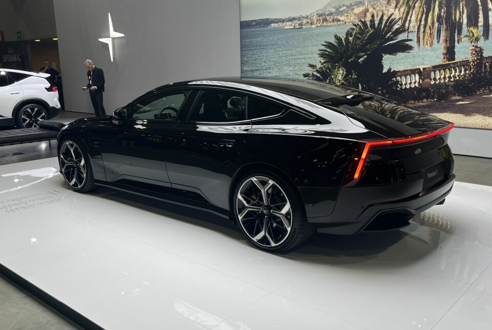 GRAND TOURER: Bilen er over fem meter lang og 142 centimeter høy.