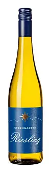 Flaske Sterngarten Riesling hvitvin med blå etikett og skrukork
