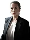 Portrett av Katrine Relander mørk blazer og lys topp mot hvit bakgrunn.