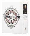Wongraven Riesling Dry-flaske med hvit etikett og portrett på siden.